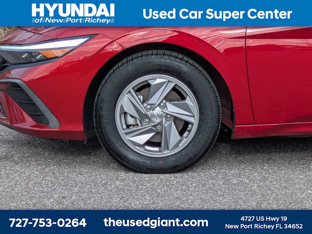 Thumbnail: 2024 Hyundai Elantra - 10