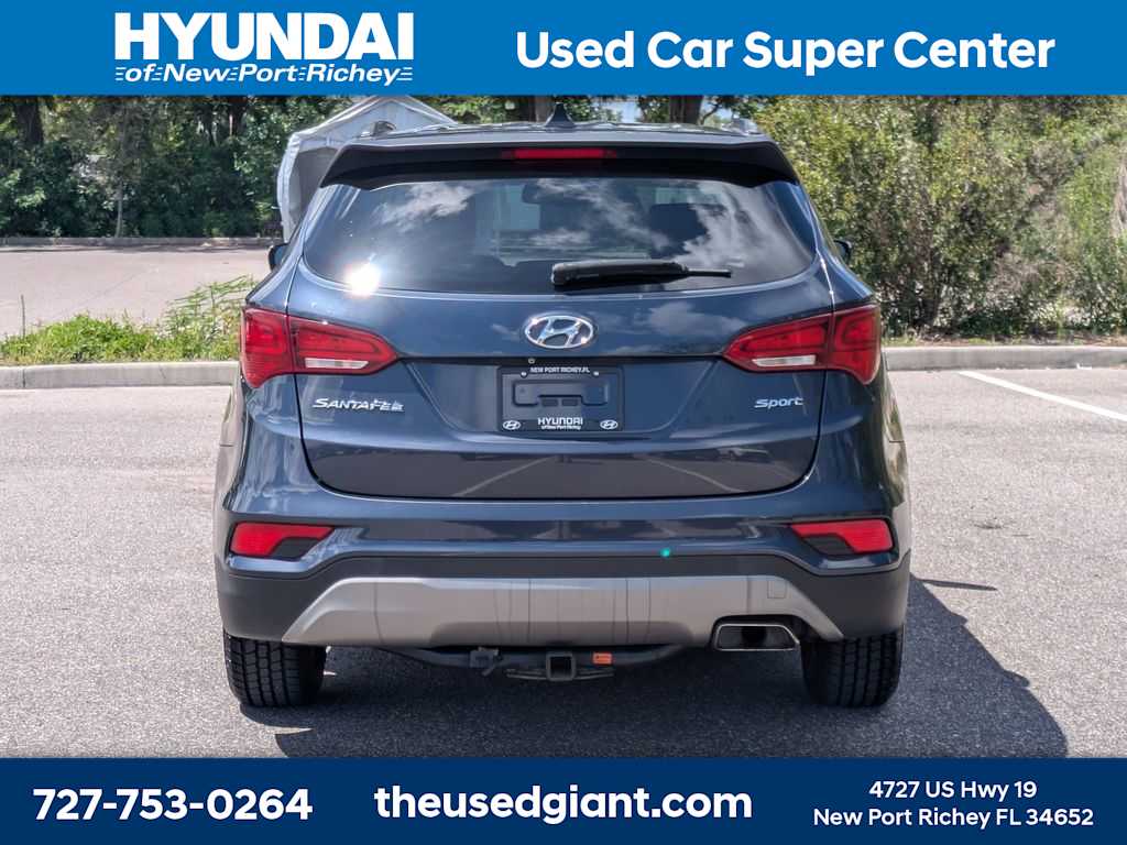 Thumbnail: 2017 Hyundai Santa Fe - 4