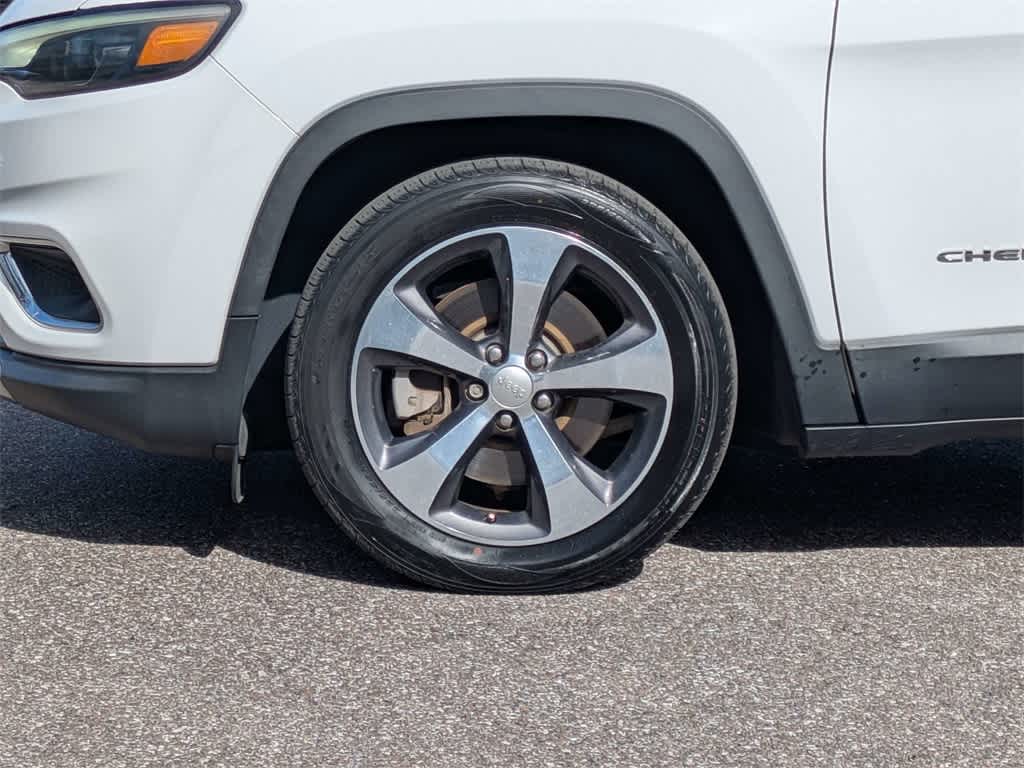 Thumbnail: 2019 Jeep Cherokee - 10