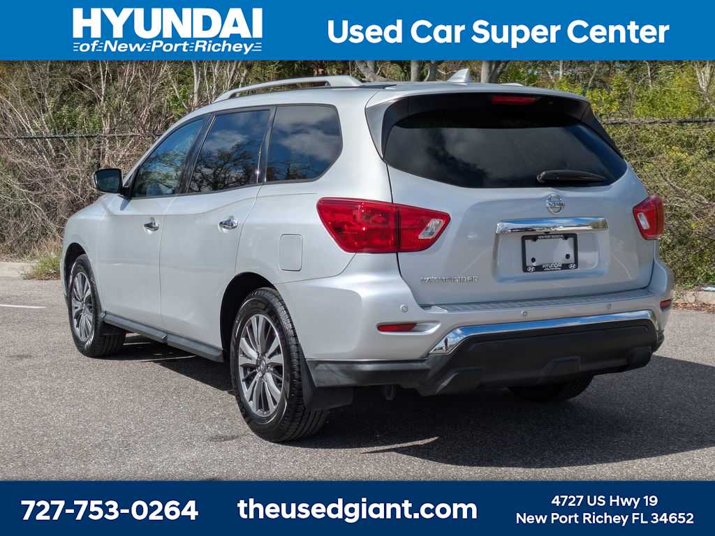 Thumbnail: 2020 Nissan Pathfinder - 3