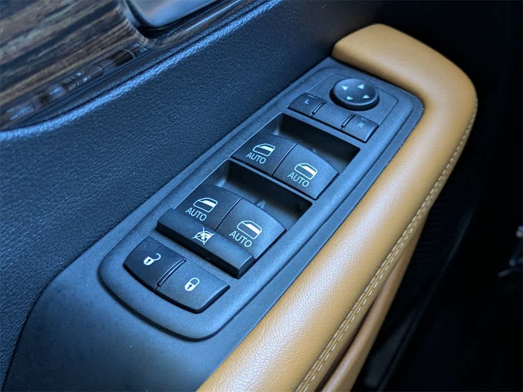 Thumbnail: 2022 Chrysler Pacifica - 49