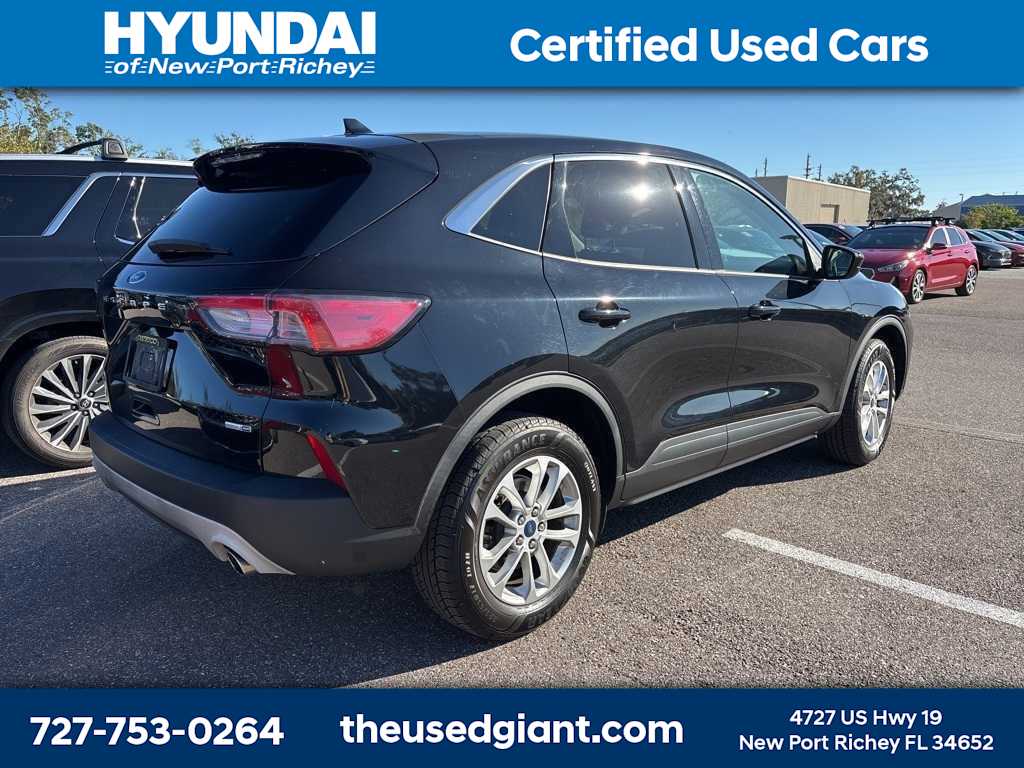 Thumbnail: 2020 Ford Escape - 3