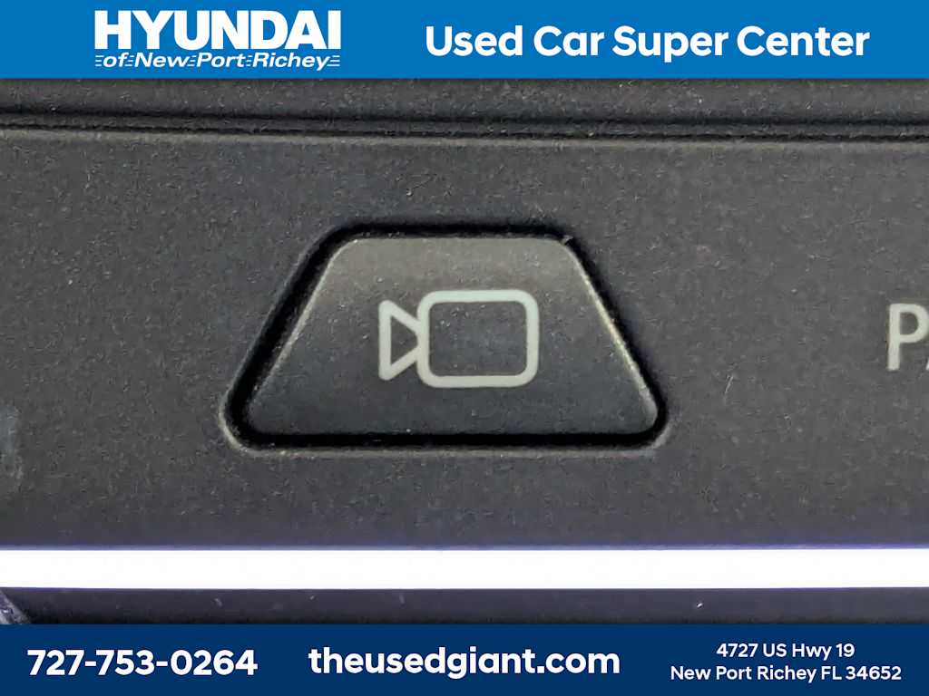 Thumbnail: 2015 Ford Edge - 28