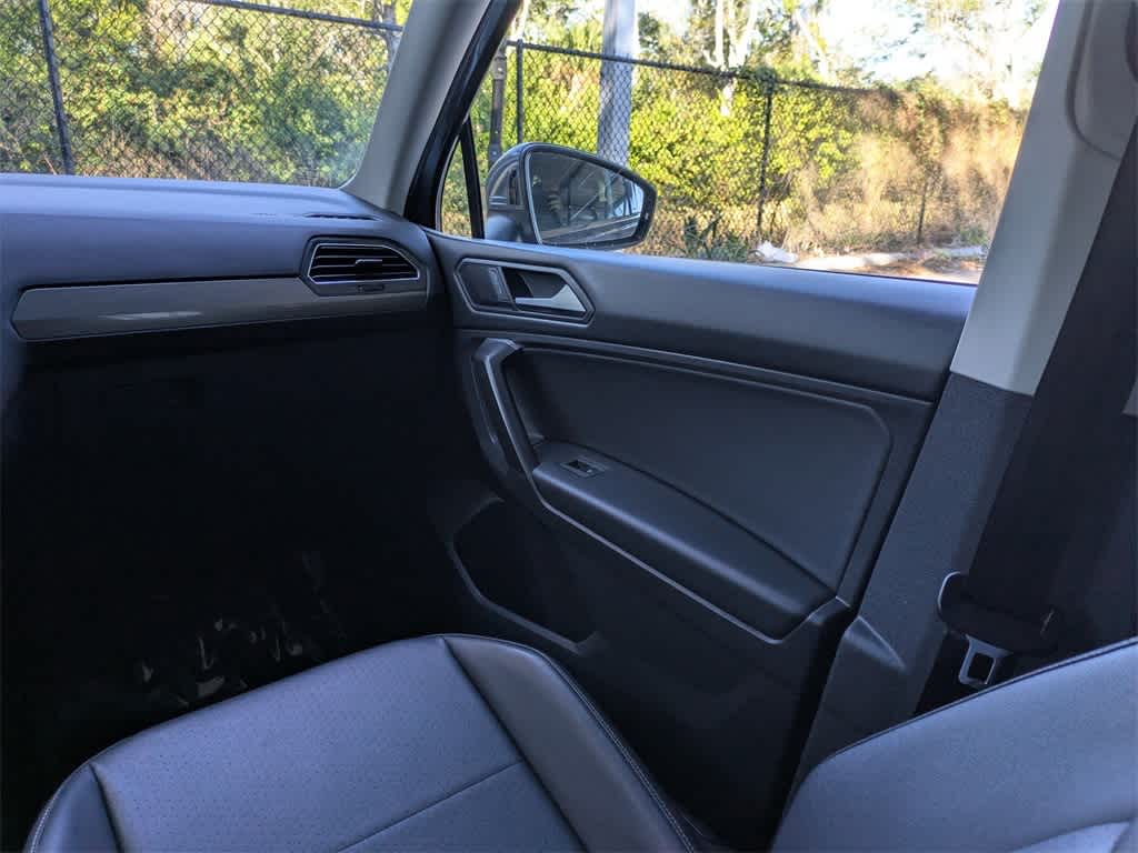 Thumbnail: 2021 Volkswagen Tiguan - 21