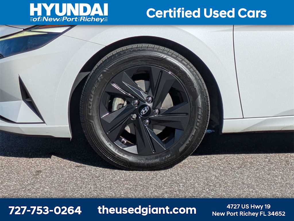 Thumbnail: 2022 Hyundai Elantra - 10