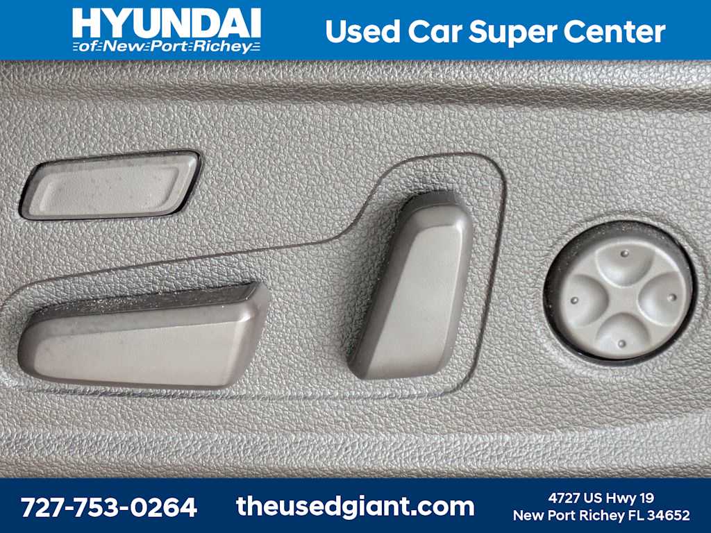 Thumbnail: 2020 Hyundai Santa Fe - 24
