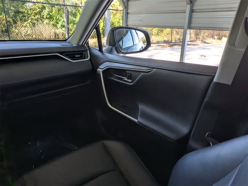 Thumbnail: 2019 Toyota RAV4 - 23