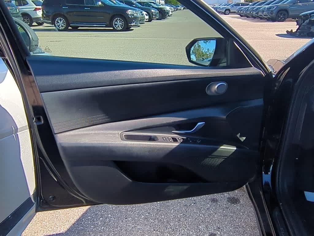 Thumbnail: 2023 Hyundai Elantra - 9