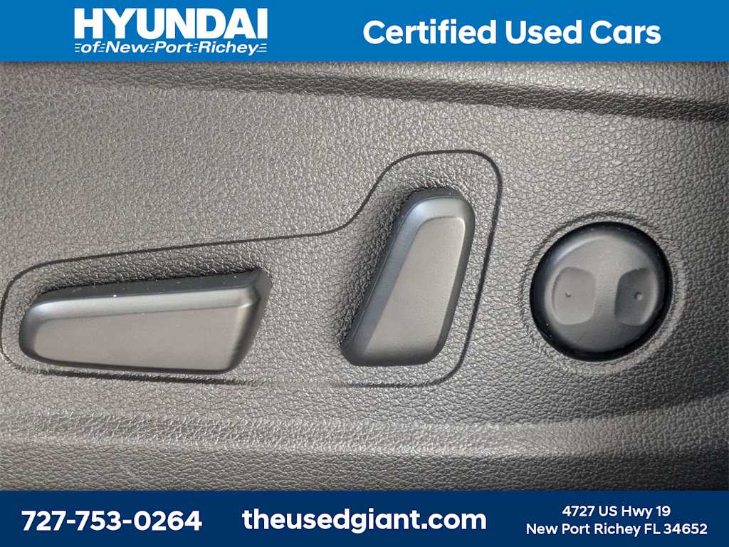 Thumbnail: 2023 Hyundai Santa Fe - 24