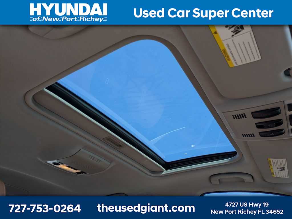 Thumbnail: 2011 BMW 3 Series - 8