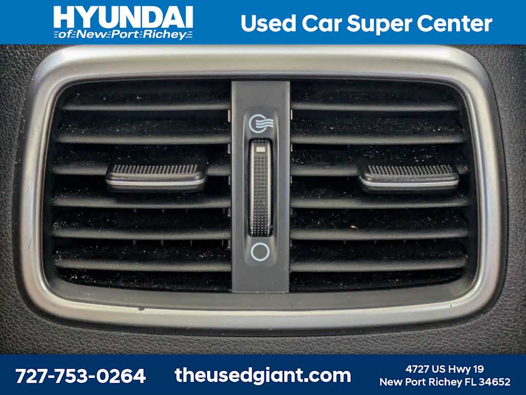 Thumbnail: 2020 Kia Sorento - 17