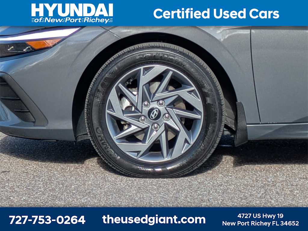 Thumbnail: 2024 Hyundai Elantra - 10