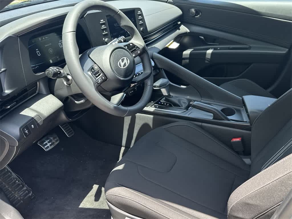 Thumbnail: 2025 Hyundai Elantra - 12