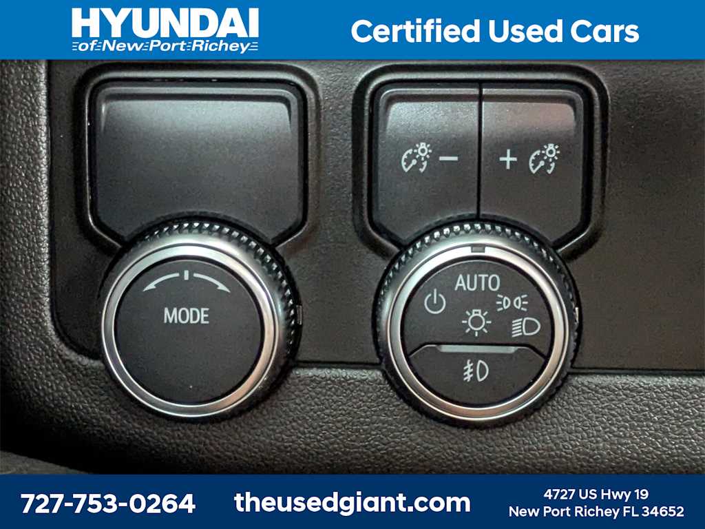 Thumbnail: 2021 GMC Yukon XL - 36