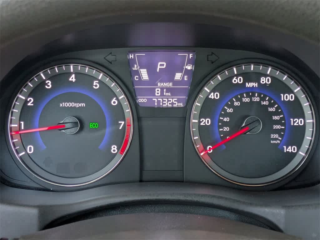 Thumbnail: 2012 Hyundai Accent - 26