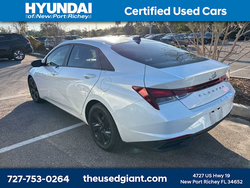 Thumbnail: 2022 Hyundai Elantra - 2