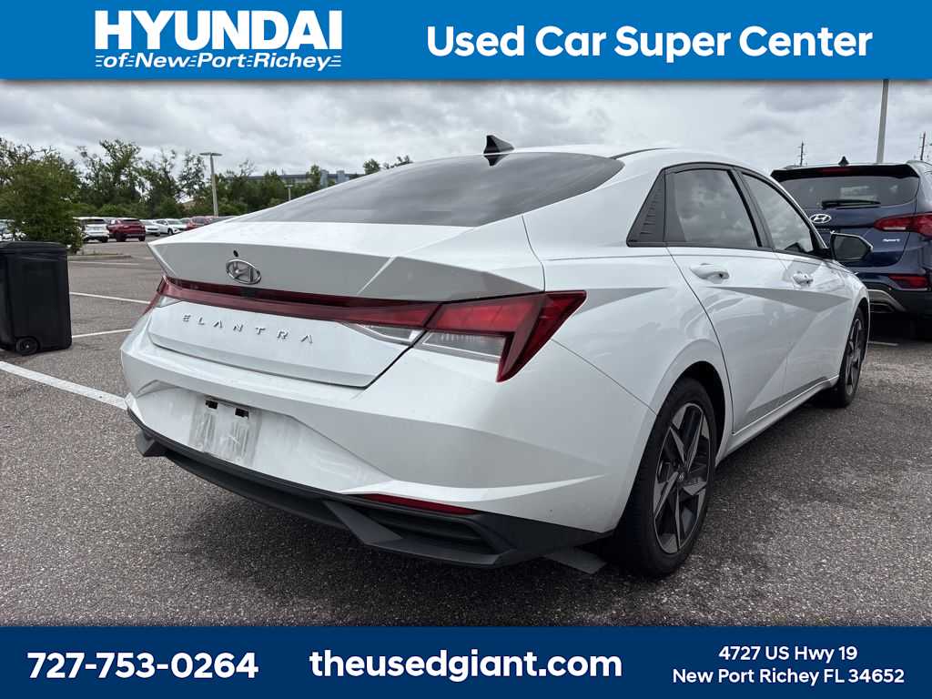 Thumbnail: 2023 Hyundai Elantra - 3