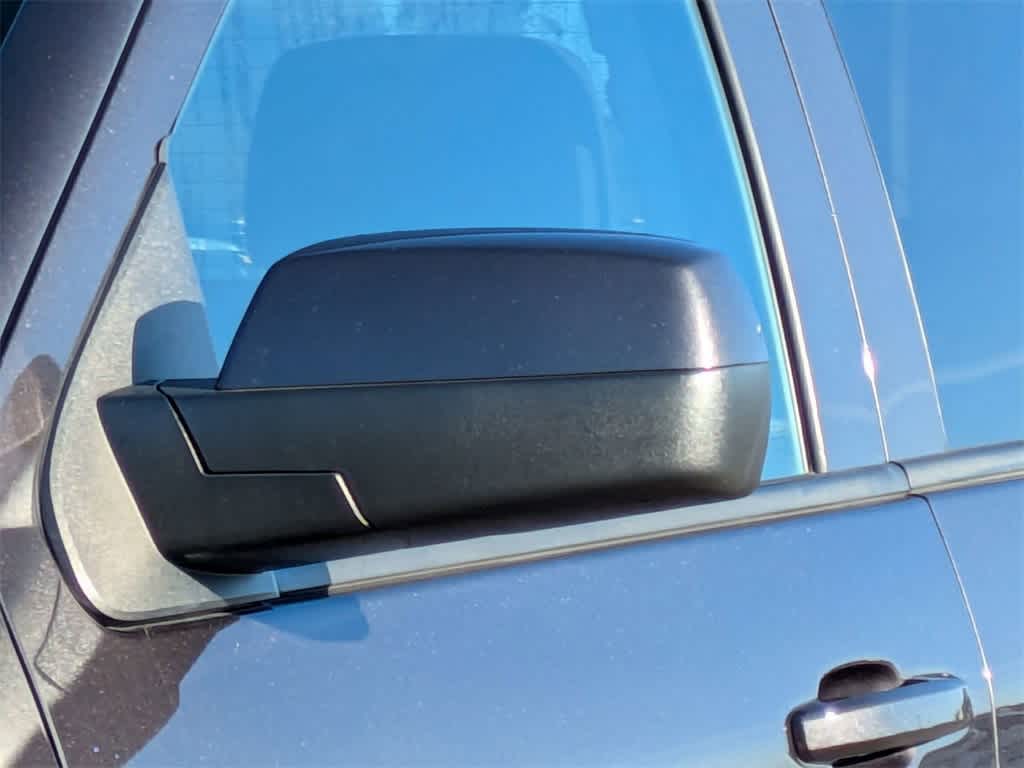 Thumbnail: 2016 Chevrolet Silverado 1500 - 11