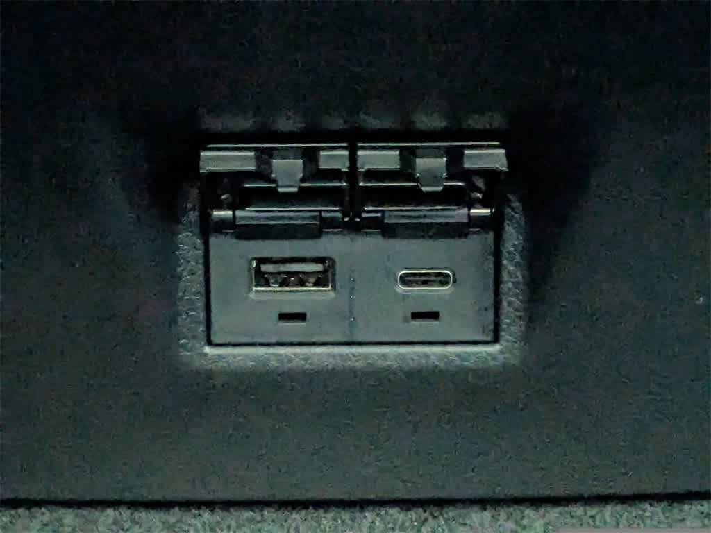 Thumbnail: 2025 Toyota Camry - 17