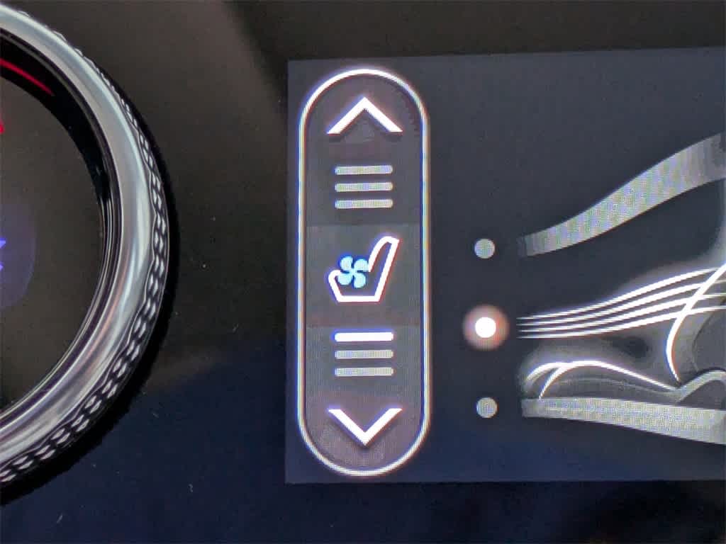 Thumbnail: 2022 Genesis GV70 - 30