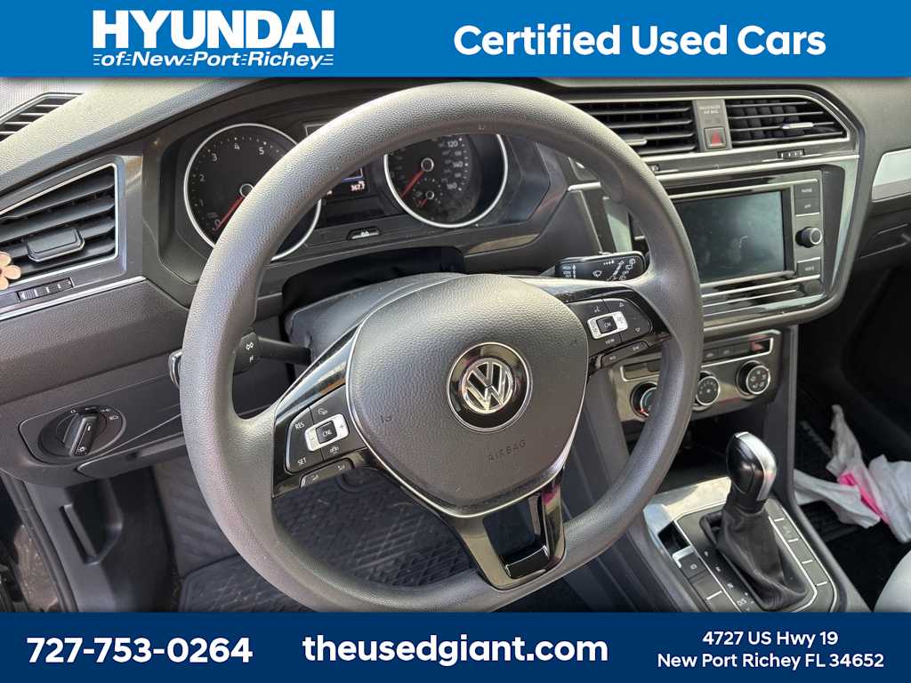 Thumbnail: 2021 Volkswagen Tiguan - 8
