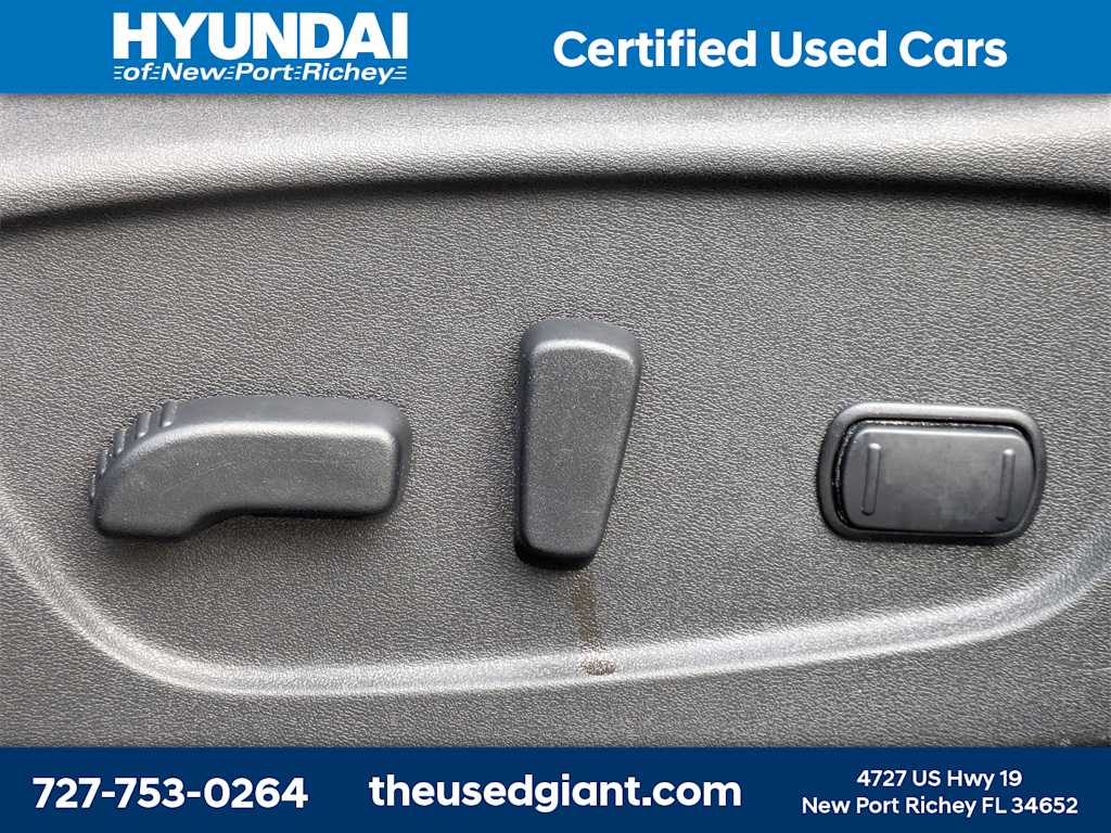 Thumbnail: 2018 Nissan Rogue Sport - 23