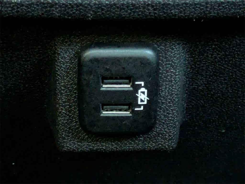 Thumbnail: 2017 Chevrolet Traverse - 19