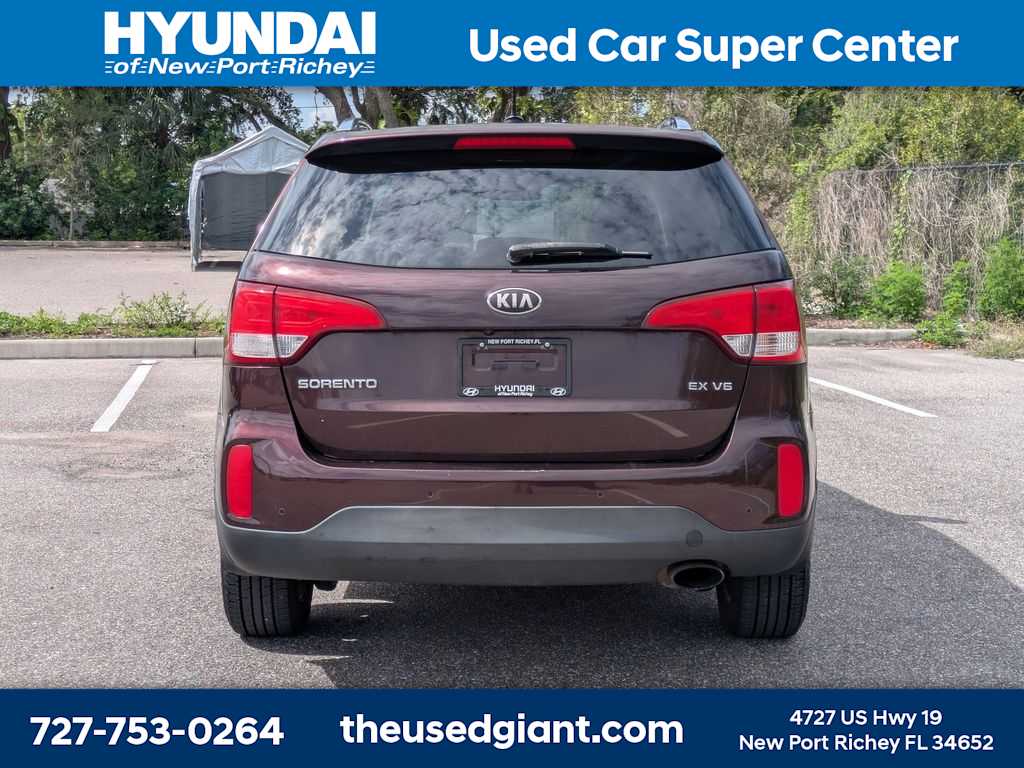 Thumbnail: 2015 Kia Sorento - 4