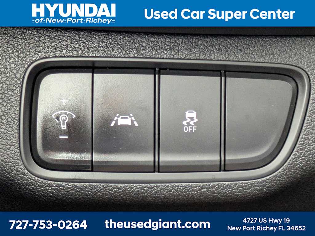 Thumbnail: 2020 Hyundai Santa Fe - 24