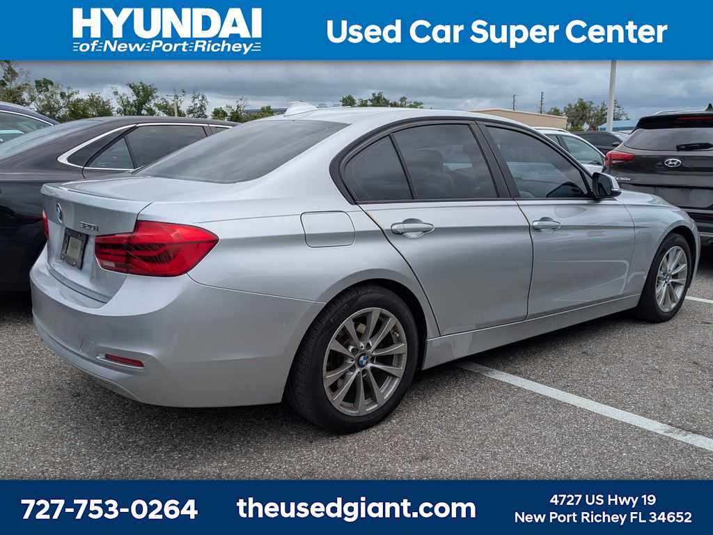 Thumbnail: 2016 BMW 3 Series - 2