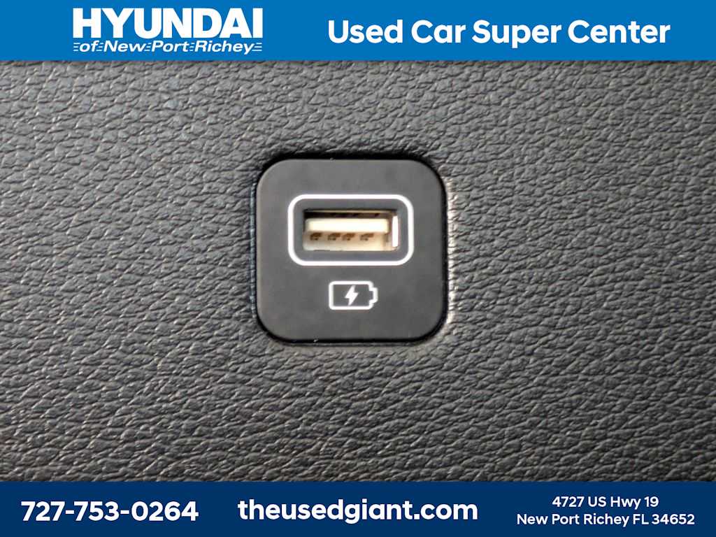 Thumbnail: 2020 Kia Telluride - 18