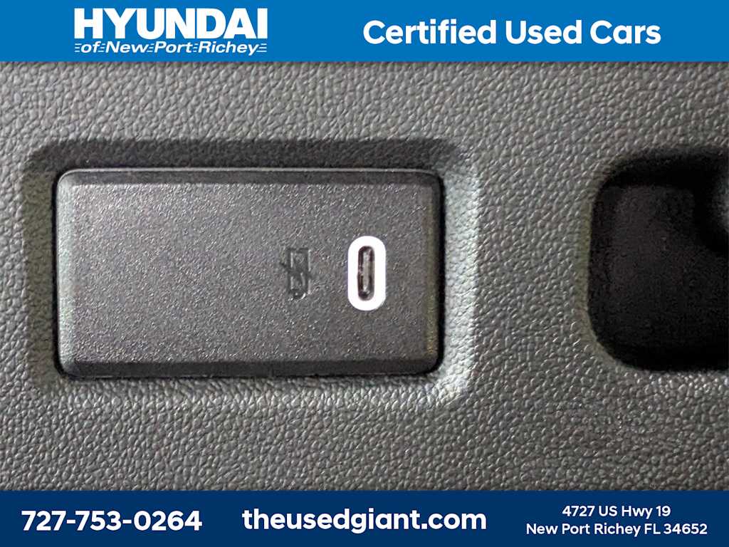 Thumbnail: 2021 GMC Yukon XL - 19