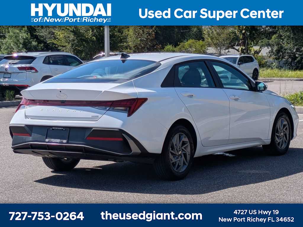 Thumbnail: 2025 Hyundai Elantra - 5