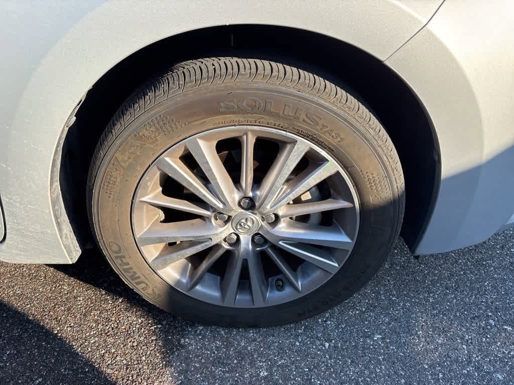 Thumbnail: 2015 Toyota Corolla - 6