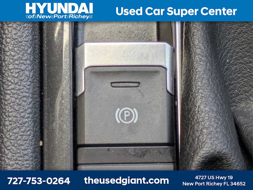 Thumbnail: 2022 Volkswagen Tiguan - 30