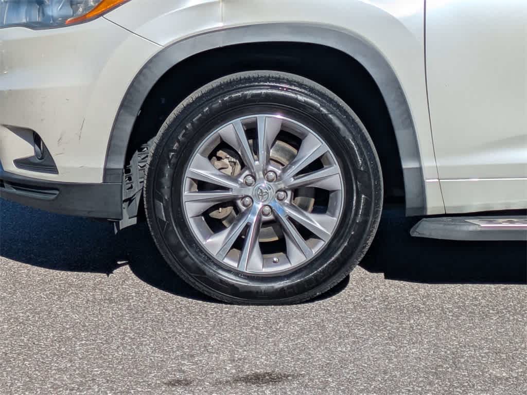 Thumbnail: 2014 Toyota Highlander - 10