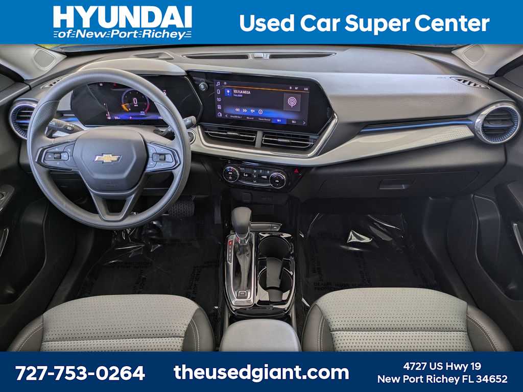 Thumbnail: 2025 Chevrolet Trax - 17