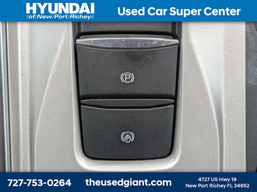 Thumbnail: 2021 Ford Explorer - 33