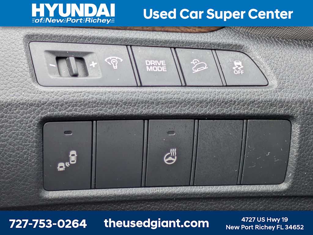 Thumbnail: 2018 Hyundai Santa Fe - 32