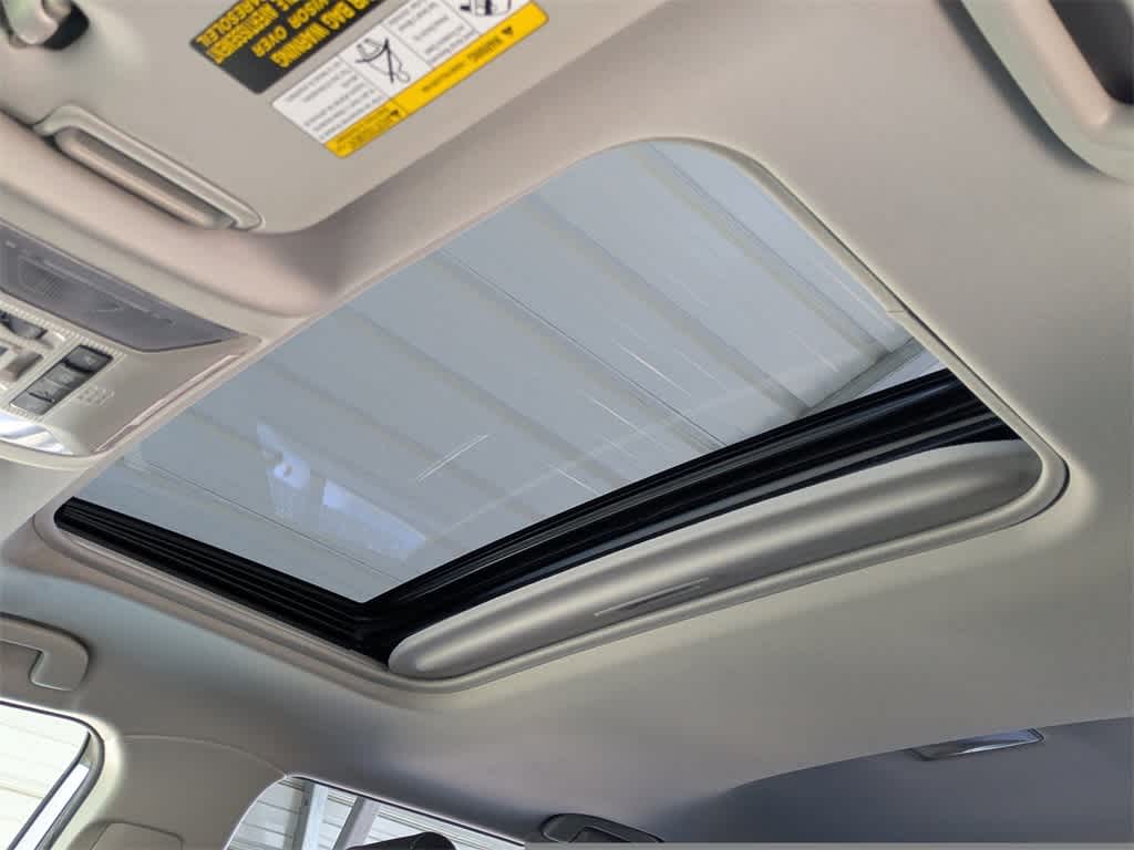 Thumbnail: 2019 Toyota RAV4 - 28