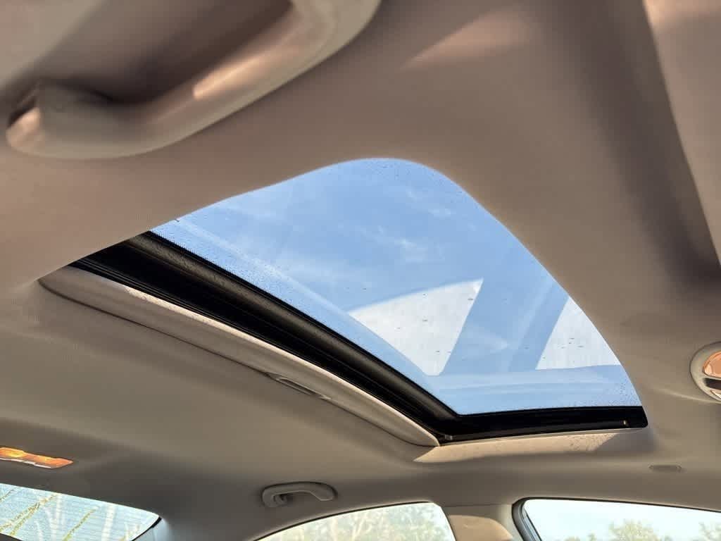 Thumbnail: 2011 Hyundai Sonata - 9