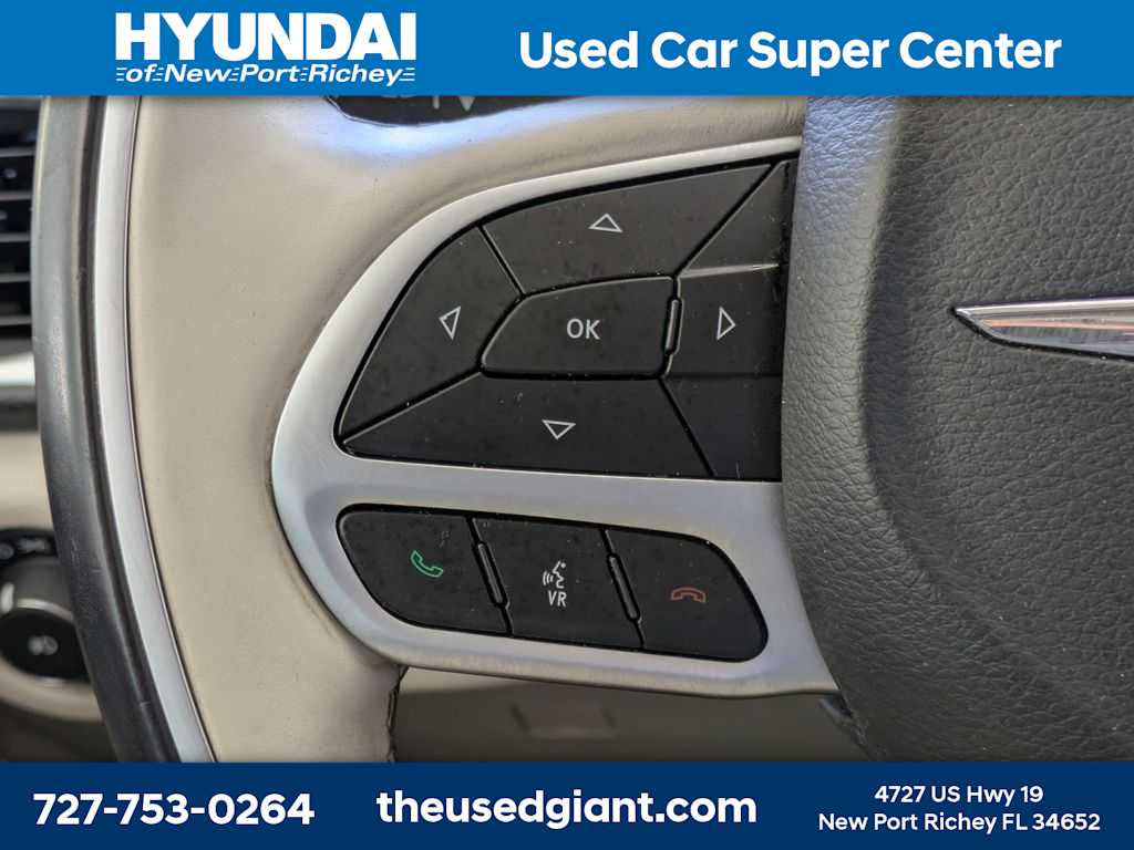 Thumbnail: 2018 Chrysler Pacifica - 44