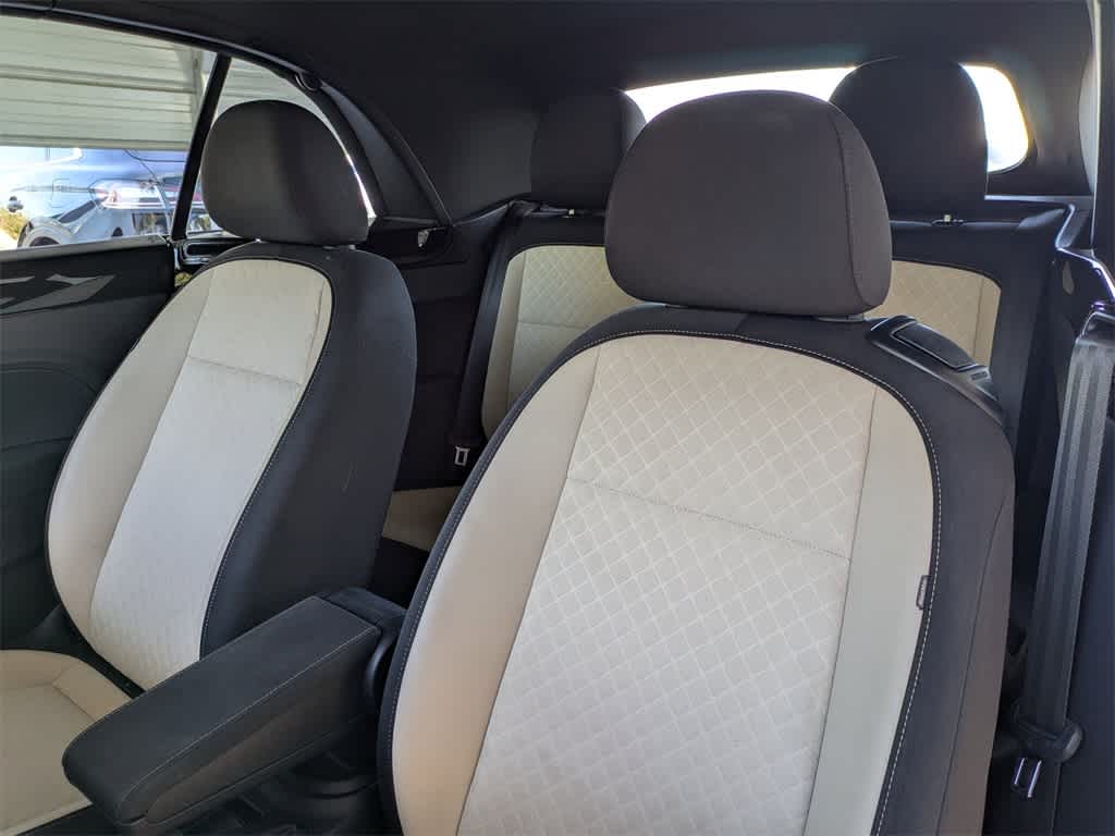 Thumbnail: 2019 Volkswagen Beetle - 7