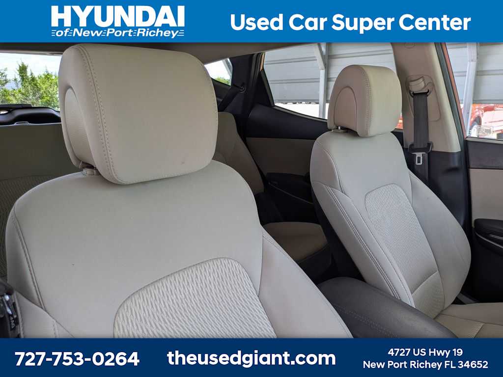 Thumbnail: 2016 Hyundai Santa Fe - 6
