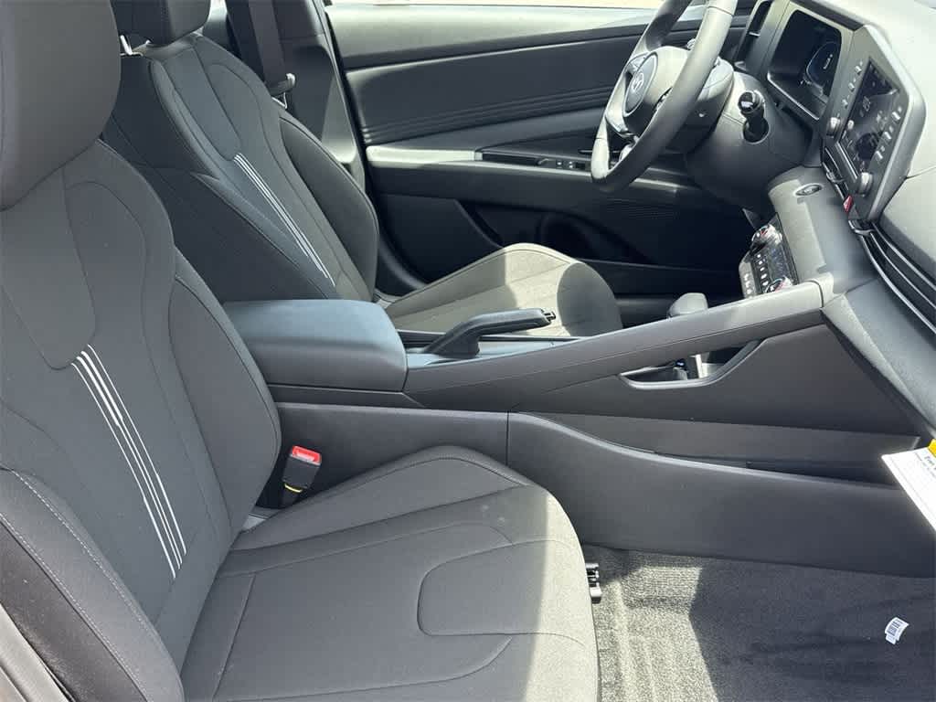 Thumbnail: 2025 Hyundai Elantra - 19