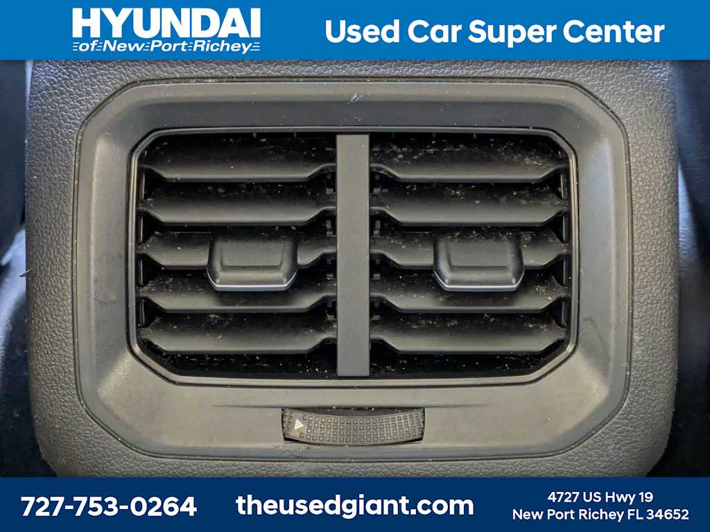 Thumbnail: 2021 Volkswagen Tiguan - 17