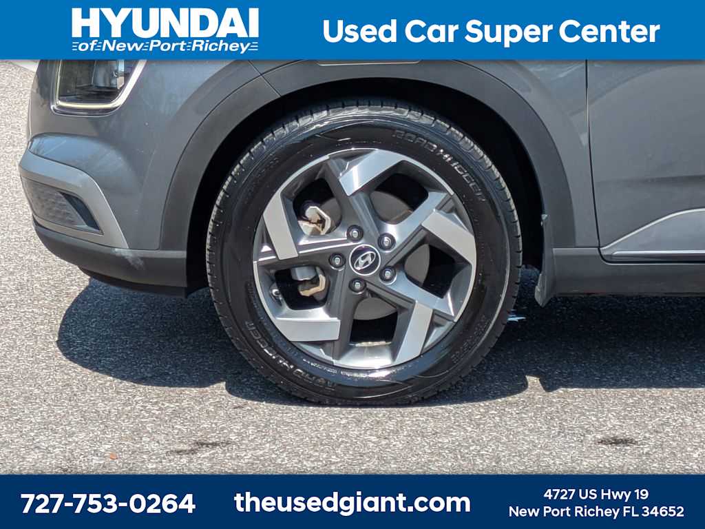 Thumbnail: 2023 Hyundai Venue - 10