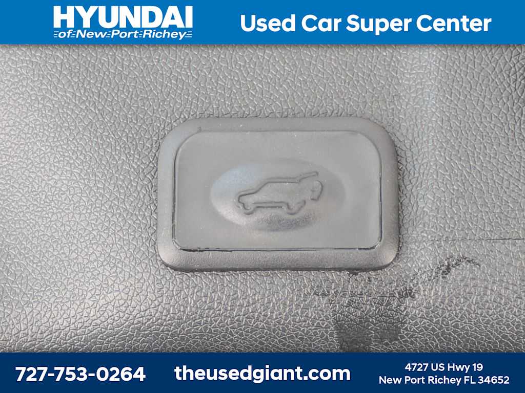 Thumbnail: 2015 GMC Acadia - 13