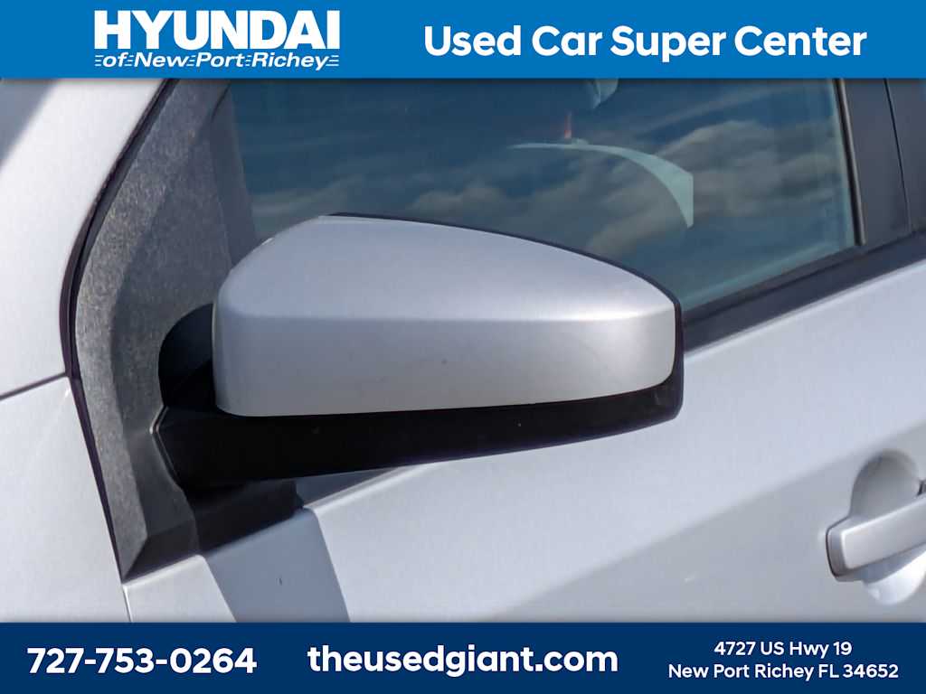 Thumbnail: 2012 Nissan Sentra - 11