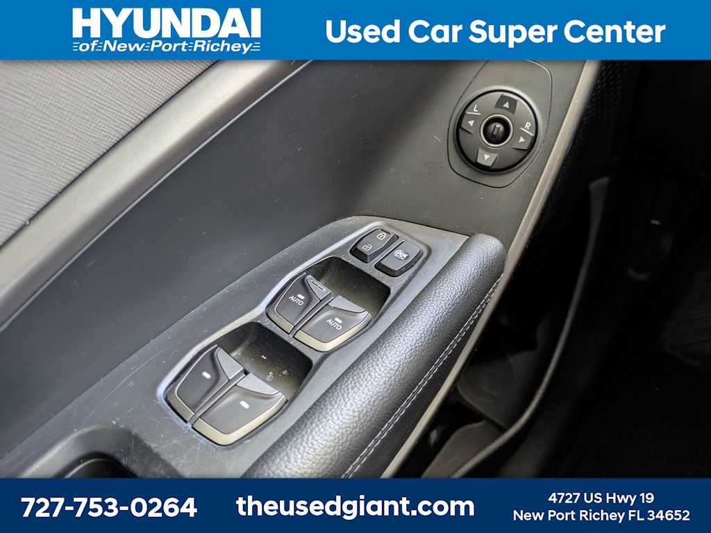 Thumbnail: 2018 Hyundai Santa Fe - 29